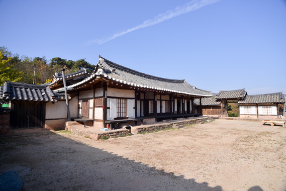 좌측 근접