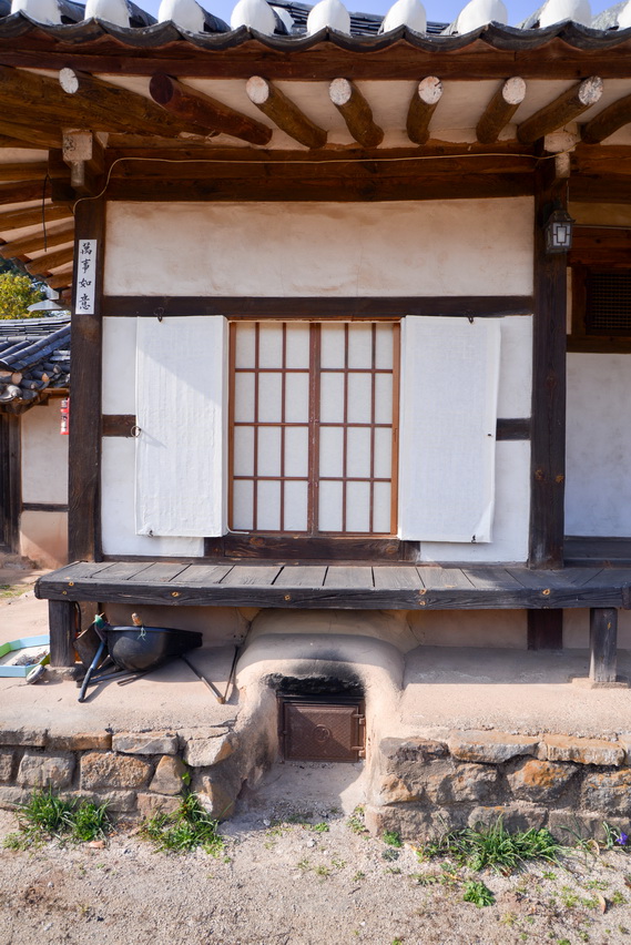정면 근접