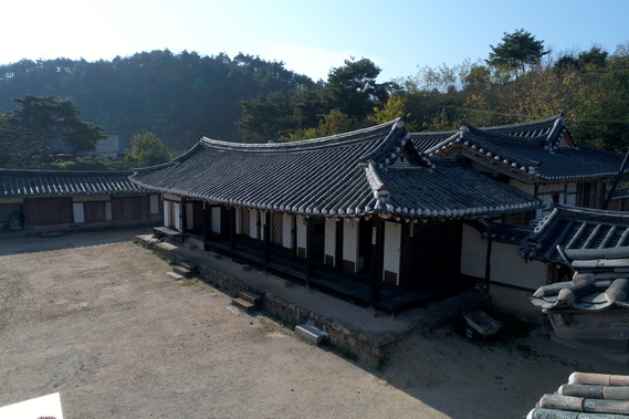 종택 측면