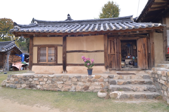 정면 근접 일부