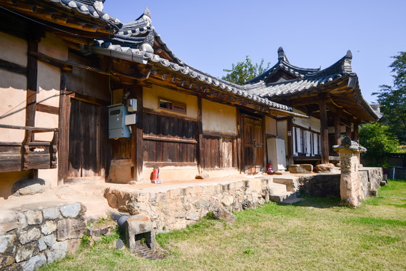 정면 근접 일부