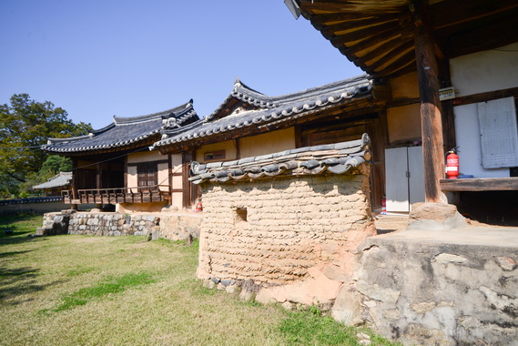 정면 근접 일부