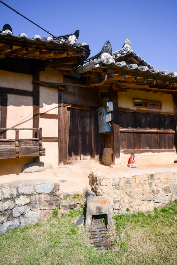 정면 근접 일부
