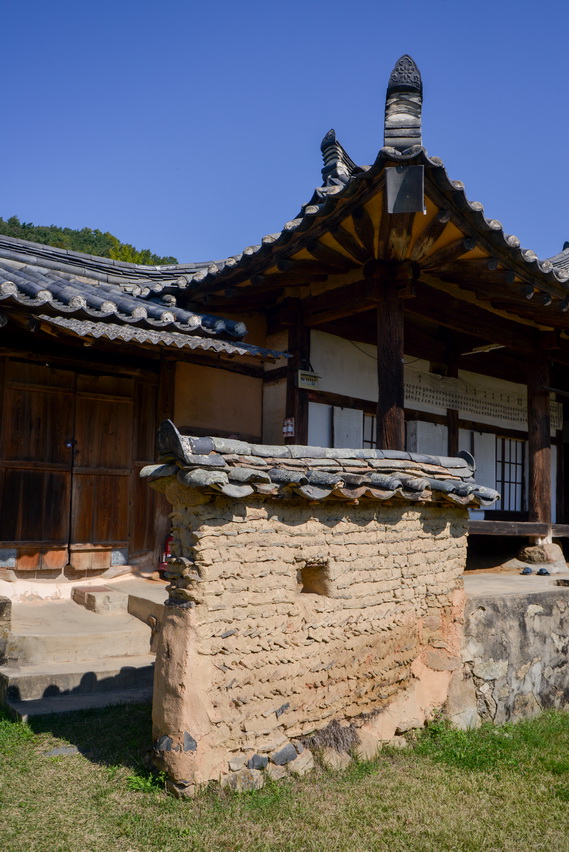 정면 근접 일부