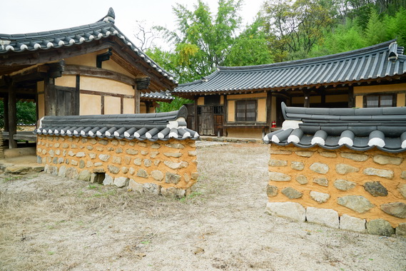 창녕조씨 지산종택 내부 출입구