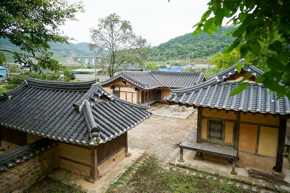 창녕조씨 지산종택 후면