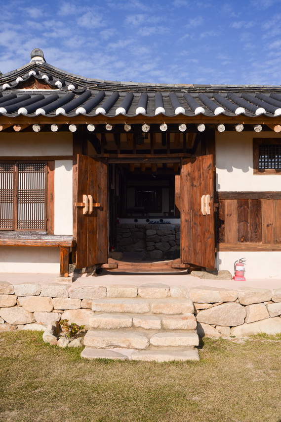 정면 근접 일부