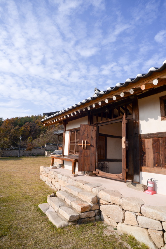 정면 근접 일부