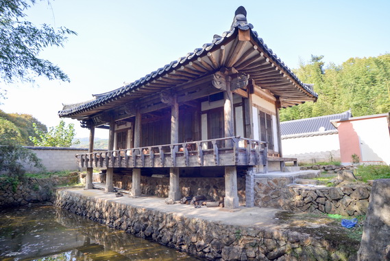 정측면