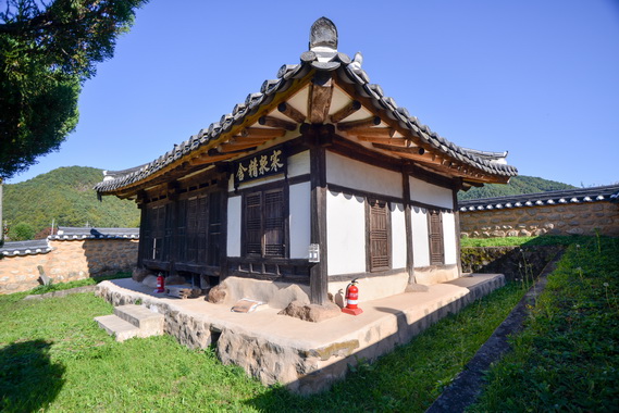 정측면