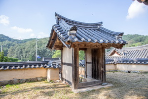 동게서원 정문 측면