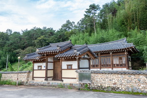도천서원 정문 측면 전경