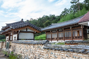 도천서원 정문 측면 전경