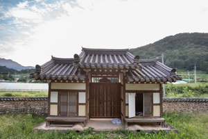 도천서원에서 바라본 정문
