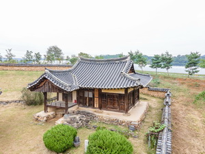 만대헌 측면 전경