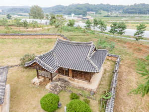 만대헌 측면 전경