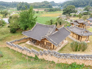 만대헌 측면 후경