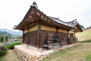 만대헌 측면 후경