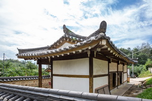기천서원 측면 전경