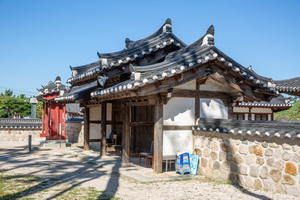 산앙문 측면 전경