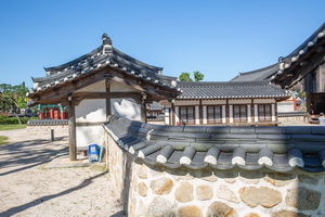 산앙문 측면 전경