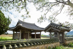 삼수정과 삼수정 정문 측면 전경