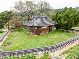 삼수정 측면 후경