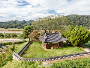 삼수정 측면 후경