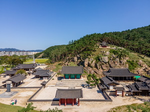 악강묘와 조동문 전경 풍경