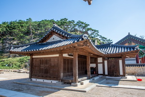 전사청 측면 전경