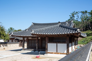 전사청 측면 전경