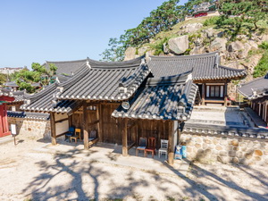 산앙문 측면 전경