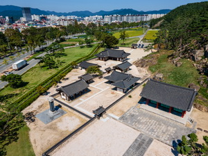 전사청 측면 풍경
