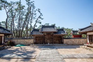 표암재에서 바라본 산앙문