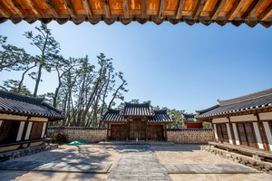 표암재에서 바라본 산앙문