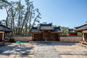 표암재에서 바라본 산앙문