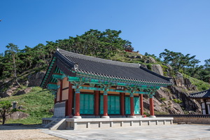 악강묘 측면 전경