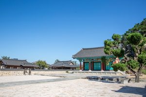 악강묘 측면 전경