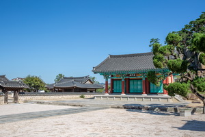 악강묘 측면 전경
