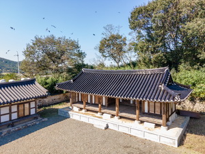 아동재사 측면 전경