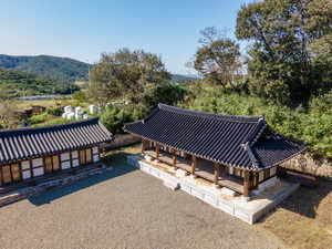 아동재사 측면 전경