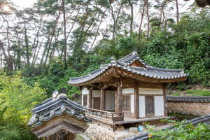 옥류암 측면 전경