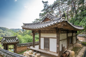 옥류암 측면 후경