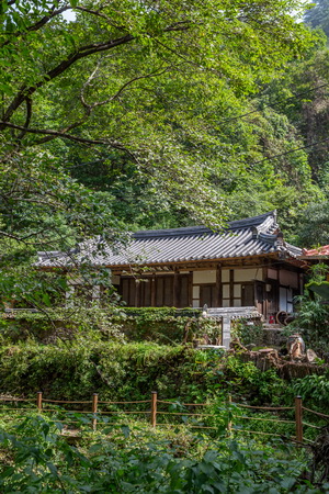 청량정사 전경