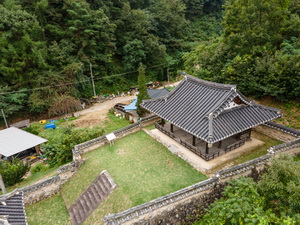 추원재 측면 전경