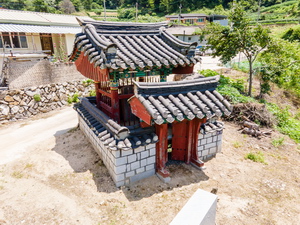 운계서원 효자각 측면 전경