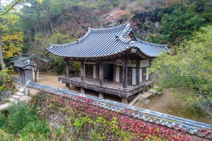 만휴정 정측면