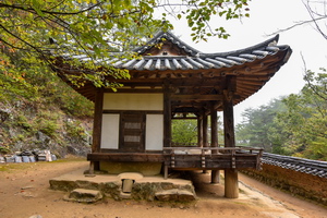 만휴정 좌측면