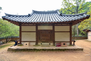 만휴정 후면