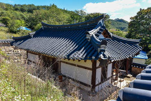 명고서당 후측면